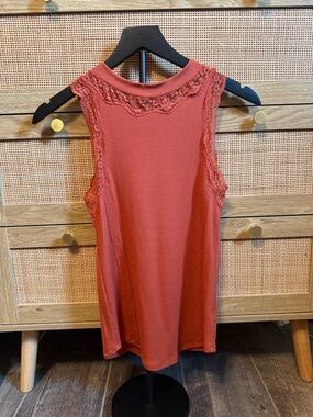 gimmicks by BKE Lace-Trim Tank Top - Rust